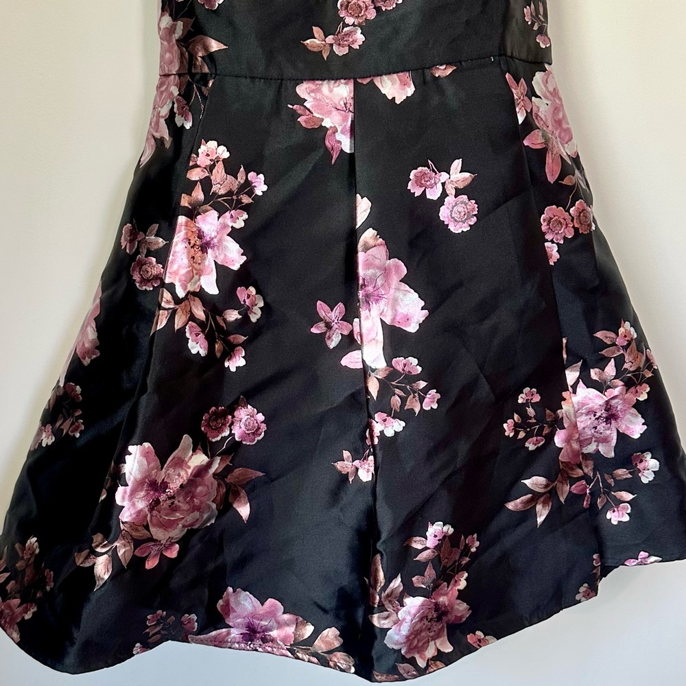 Speechless Juniors Floral Black and Pink Roses Mini Dress - Size: 9 - Picture 7 of 10